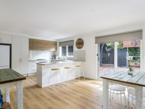 Sand Surf Beach - Beautiful Rye Holiday Home - Accommodation Kalgoorlie 0
