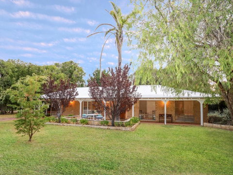 Seabreeze House - So Close To The Beach - Accommodation Kalgoorlie 0