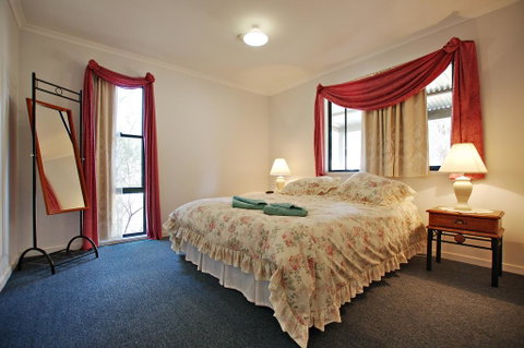 Serenity Grove - Accommodation Kalgoorlie 0