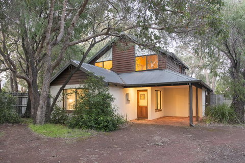 Shady Shack - Accommodation Kalgoorlie 0