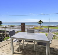 Shemara - Idyllic East Beach property with multiple living areas - Accommodation Kalgoorlie