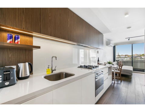 Shop Til You Drop At Sleek Unit In Hip Area - Accommodation Kalgoorlie 2