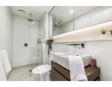 Shop Til You Drop At Sleek Unit In Hip Area - Accommodation Kalgoorlie 3