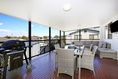 Shores - Pet-Friendly - 1 Min Walk To Beach - Accommodation Kalgoorlie 1