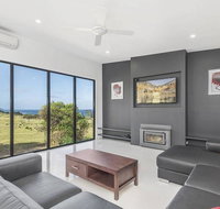 Skenes Retreat - views of the ocean from the deck - Accommodation Kalgoorlie