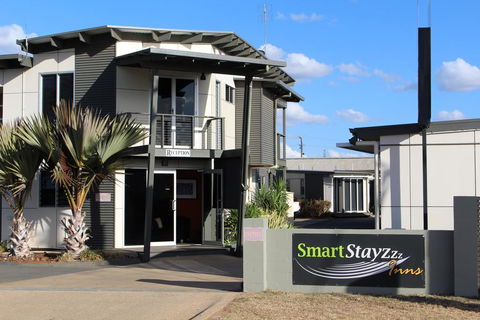 Smart Stayzzz Inns - Accommodation Kalgoorlie 0