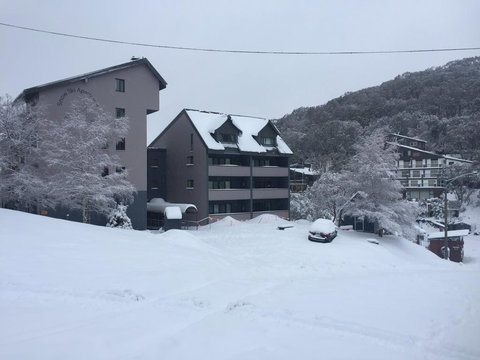 Snow Ski Apartments 19 - Accommodation Kalgoorlie 0