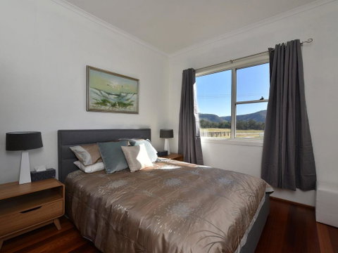 Somerville Wines Farmstay In Broke, Super Cute House On Working Farm. Walk For Miles. - Accommodation Kalgoorlie 3