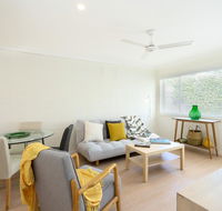 Spacious and Bright Apartment Minutes to the Beach - Accommodation Kalgoorlie