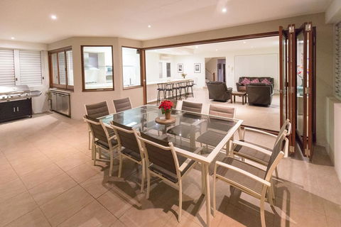 Spacious House In Heart Of Surfers Paradise - Accommodation Kalgoorlie 1