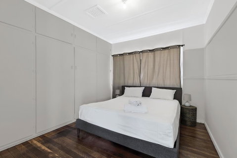 Spacious Living On Victoria - Accommodation Kalgoorlie 3