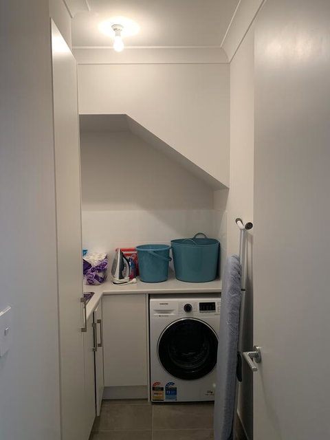 Spacious Rooms Home-Stay With Free Wifi - Accommodation Kalgoorlie 2