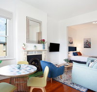 Spacious Studio With Balcony in Inner-City Glebe - Accommodation Kalgoorlie