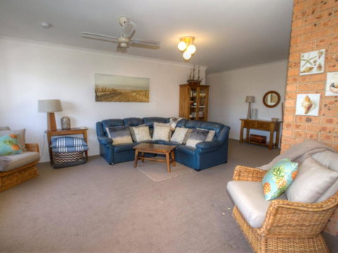 St James 6, Stylish Airconditioned Retreat - Accommodation Kalgoorlie 1
