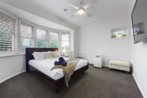 StayCentral - Rosanna Luxurious Mansion - Accommodation Kalgoorlie 3