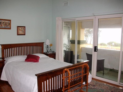 Stella's Dromana Hotel - Accommodation Kalgoorlie 2
