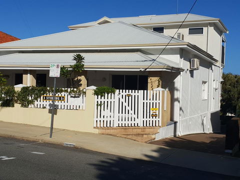 Stirling Apartments - Studio 2 - Accommodation Kalgoorlie 1