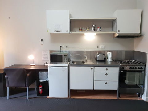 Stirling Apartments - Studio 2 - Accommodation Kalgoorlie 2