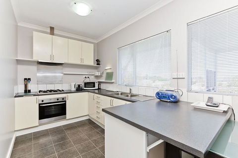 Stirling Apartments - The Penthouse - Accommodation Kalgoorlie 3