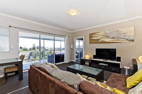 Stirling Apartments - The Penthouse - Accommodation Kalgoorlie 2