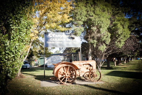 Strayleaves Caravan Park - Accommodation Kalgoorlie 0