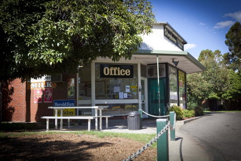 Strayleaves Caravan Park - Accommodation Kalgoorlie 2