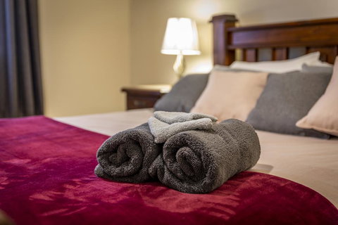 Strothers Farm House - Accommodation Kalgoorlie 2