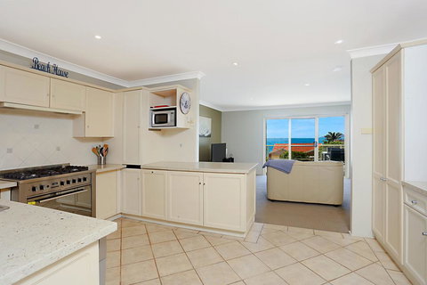 Stunning Home In Salamander Bay! - Accommodation Kalgoorlie 2