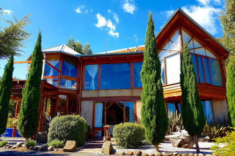 STUNNING HOME WITH AMAZING VIEWS - Just 20 Mins To The City And Only 10 To MONA! - Accommodation Kalgoorlie 3