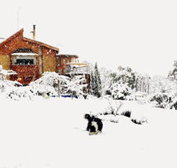 STUNNING HOME WITH AMAZING VIEWS - just 20 mins to the city and only 10 to MONA - Accommodation Kalgoorlie