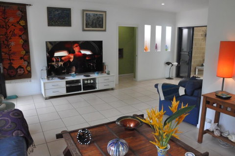 STUNNING MAGNETIC ISLAND HOME,PRIVATE, LARGE POOL,ADULTS ONLY - Accommodation Kalgoorlie 0