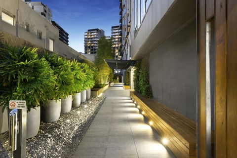 STYLISH 2BR 2BTH + CAR = HEART OF SOUTH YARRA - Accommodation Kalgoorlie 1