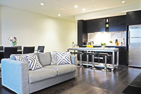 STYLISH 2BR 2BTH + CAR = HEART OF SOUTH YARRA - Accommodation Kalgoorlie 2