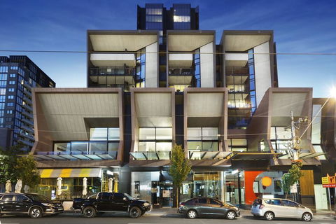 STYLISH 2BR 2BTH + CAR = HEART OF SOUTH YARRA - Accommodation Kalgoorlie 0