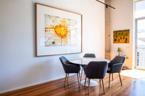 Stylish Warehouse Convert 2 Bedroom Apartment - Accommodation Kalgoorlie 2
