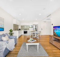 Sun Drenched Apartment in the Heart of Surfers - Accommodation Kalgoorlie