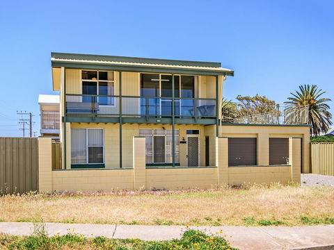 Sun And Fun - Accommodation Kalgoorlie 0