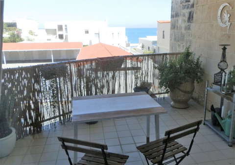 Sun, Sand, Sea And Salty Kisses Cottesloe Beach House - Accommodation Kalgoorlie 3