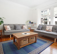 Sunlit 2-bed Apartment Metres From the Beach - Accommodation Kalgoorlie