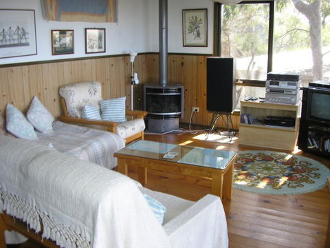 Sunningdale Beach House 16 - Accommodation Kalgoorlie 3