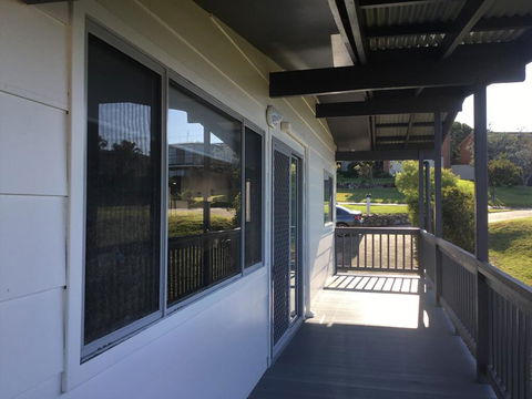 Sunnyside Holiday Home - Accommodation Kalgoorlie 2