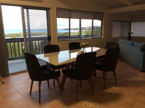 Sunnyside Holiday Home - Accommodation Kalgoorlie 3