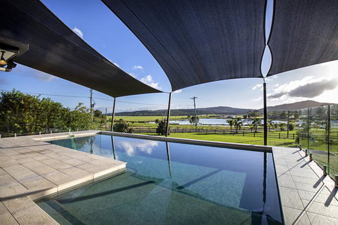 Sunset Retreat Airlie Beach Rural Getaway - Accommodation Kalgoorlie 2