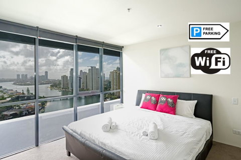 Superb Surfers Paradise Apartment - Top Location! - Accommodation Kalgoorlie 0