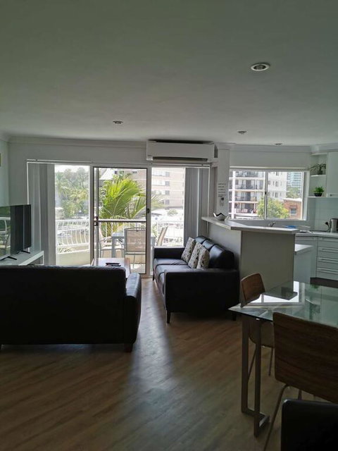 Surfers Del Rey - Accommodation Kalgoorlie 3