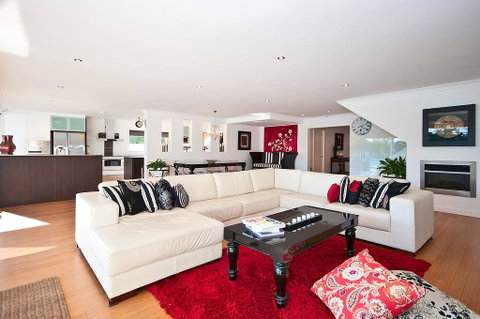 Surfers Paradise Escape - Waterfront House - Accommodation Kalgoorlie 1