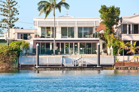 Surfers Paradise Escape - Waterfront House - Accommodation Kalgoorlie 0