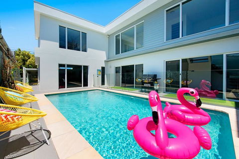 Surfers Paradise Holiday Home Almalfi Drive - Accommodation Kalgoorlie 2