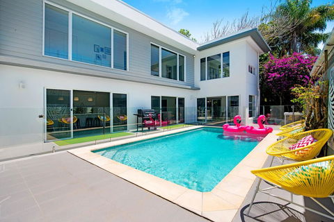 Surfers Paradise Holiday Home Almalfi Drive - Accommodation Kalgoorlie 1