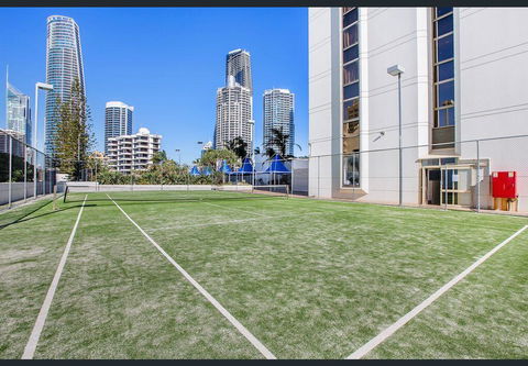 Surfers Paradise Ocean View. Sleeps 4. Free WIFI - Accommodation Kalgoorlie 3